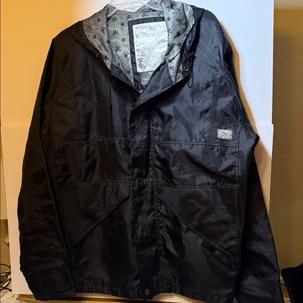 Y2K Men’s Zoo York Black Lightweight Hooded Jacket with Printed Skulls Liner
